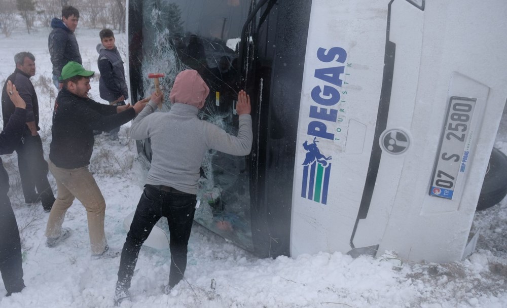 Konya'da 2 tur otobüsü devrildi: 1 Rus turist öldü, çok sayıda yaralı - 11