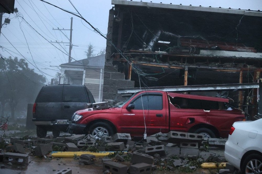ABD'nin Louisiana eyaletini İda Kasırgası vurdu: Yaklaşık bir milyon kişi elektriksiz kaldı - 1
