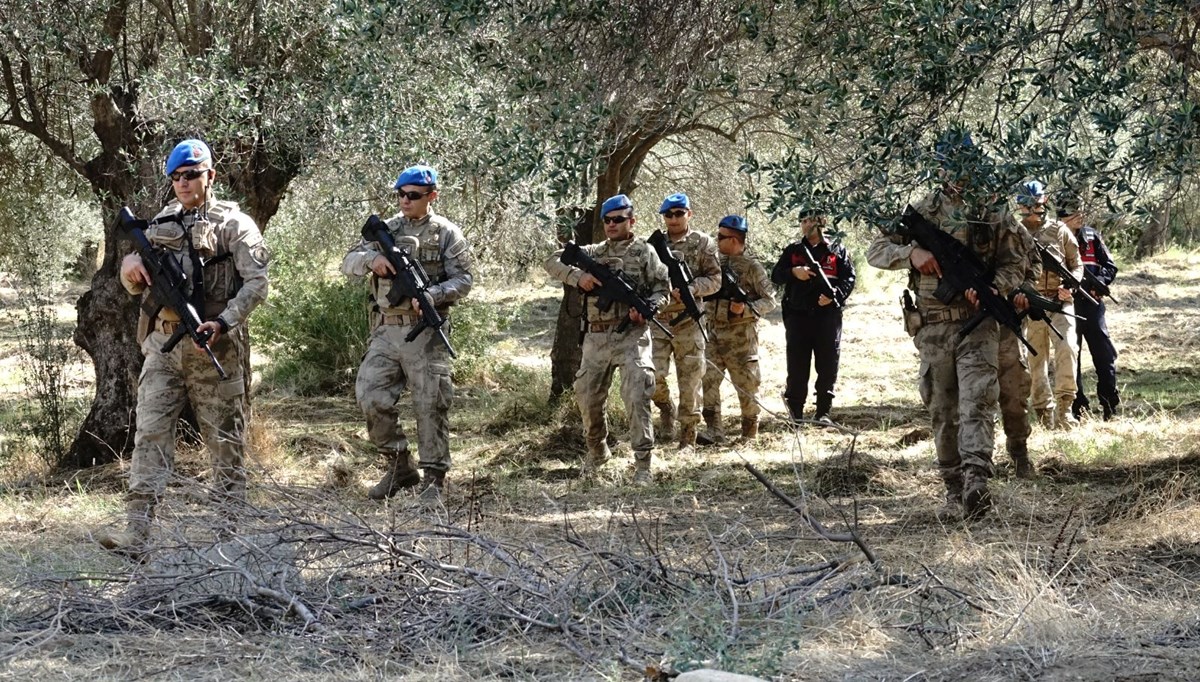 Hasat dönemi başladı, komandolar sahaya indi: Balıkesir'de eller tetikte nöbet Hasat dönemi başladı, komandolar sahaya indi: Balıkesir'de eller tetikte nöbet