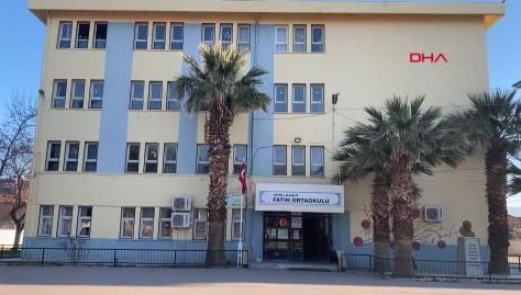 Öğretmeni dersten çıkarıp dövdüler: Burun kemiği çatladı