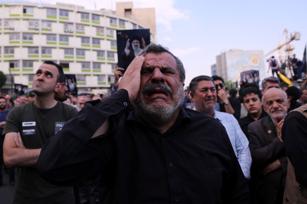 İran Reisi'nin yasını tutuyor - 22