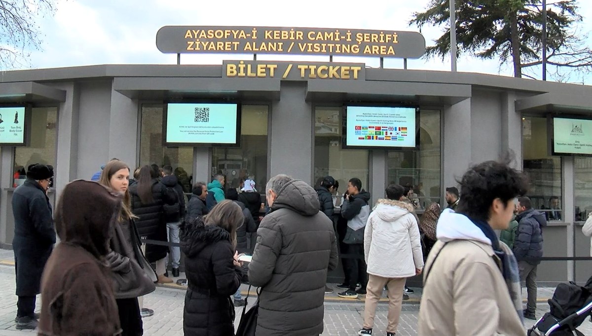 Ayasofya Camii'nde ücretli dönem