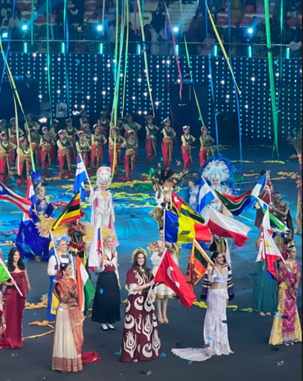 İdil Bilgen, Miss World yarışmasında: "Türk bayrağını dalgalandırmak çok özeldi" - 7