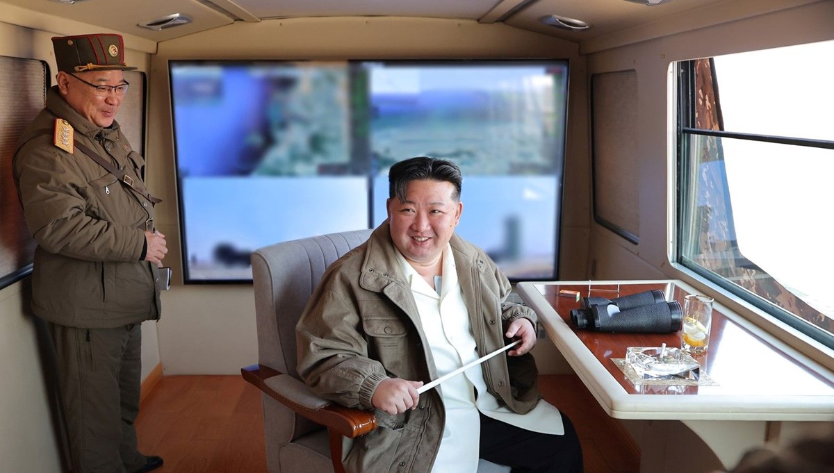 Kim Jong Un yeni uçaksavar füzesini test etti