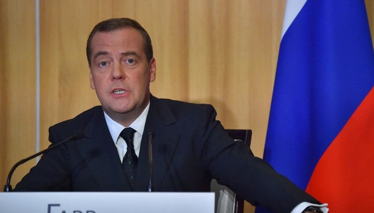 Medvedev: Kırım’a yapılacak saldırı Üçüncü Dünya Savaşı’na yol açar