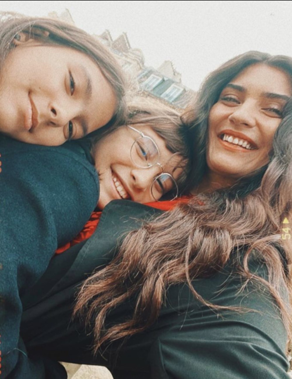 Tuba Büyüküstün çocuklarıyla birlikte Paris'e taşındı - 2