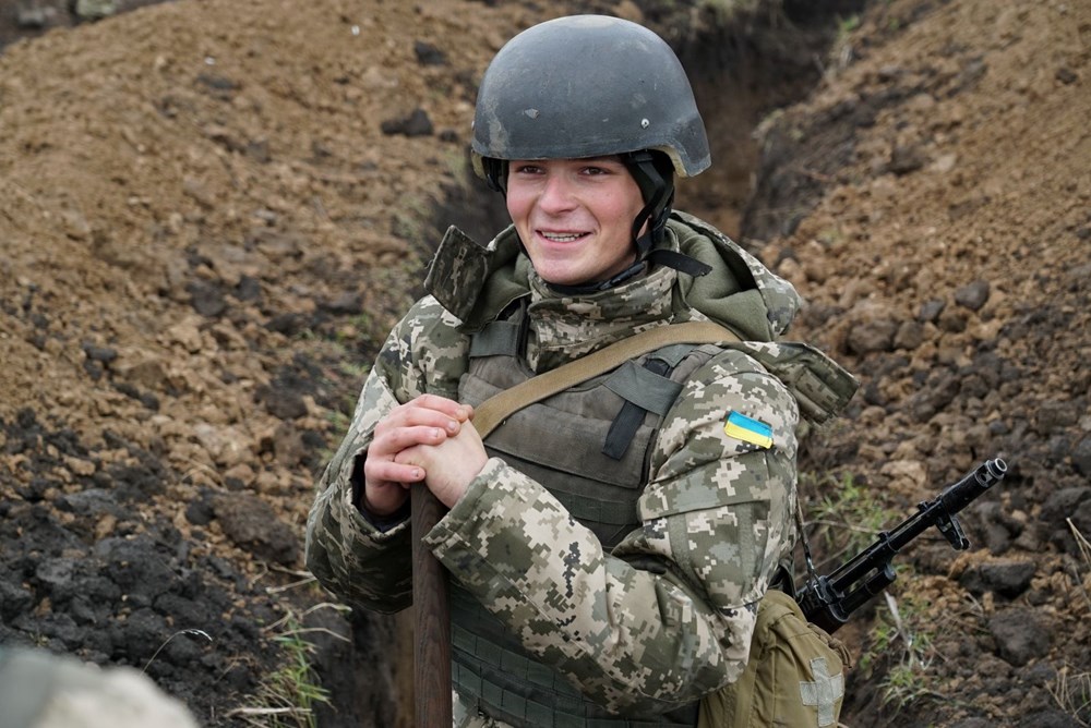 Ukrayna'nın kahramanları: 5 bin kadın asker cephede görev yapıyor - 7