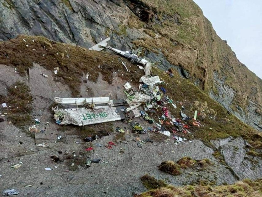 Nepal'de kaybolan uçağın enkazı bulundu: 16 kişinin bedenine ulaşıldı - 6