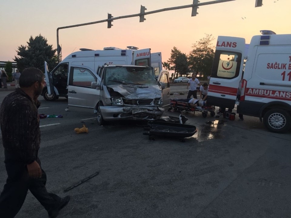 Giresun'da feci kaza: 2 ölü, 12 yaralı - 1