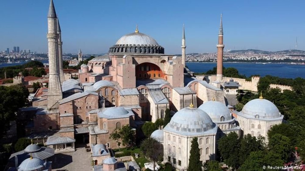 Ayasofya'daki fresklerle ilgili kritik soru cevap buldu - 1