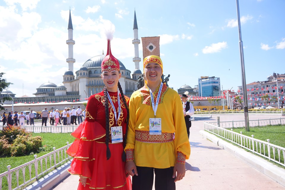 100 ülkenin kültür sanat elçisi Taksim Meydanı'nda bir araya geldi - 1