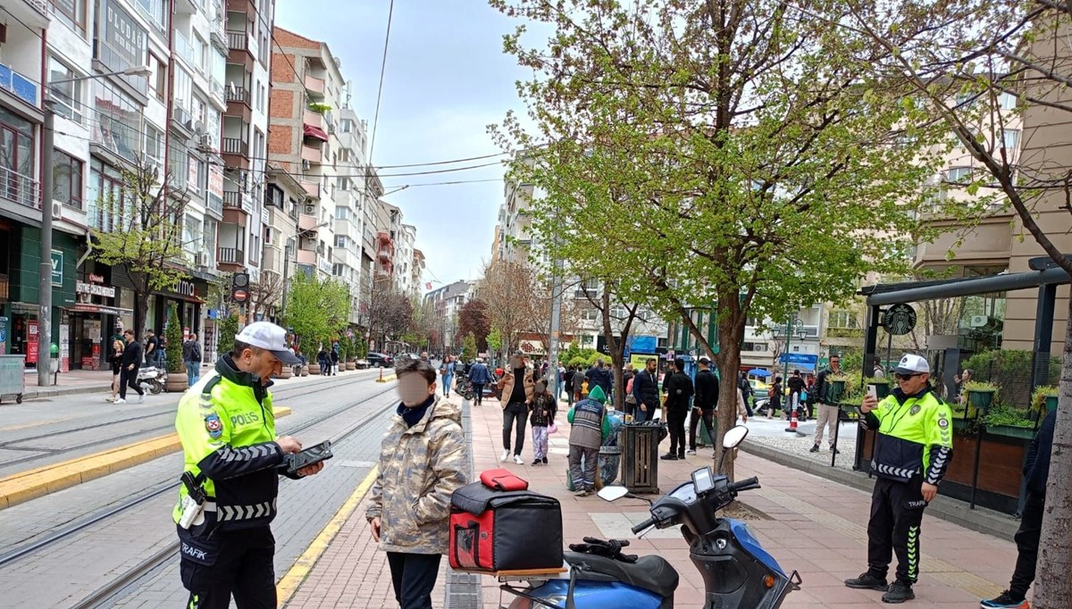 Yaya yoluna giren motosiklet sürücülerine ceza