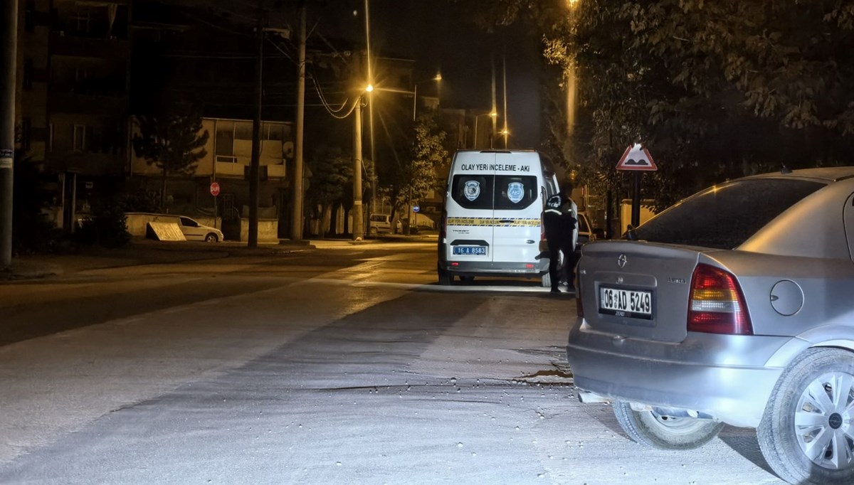 Arkadaşını 7 yerinden bıçaklayarak öldürdü Arkadaşını 7 yerinden bıçaklayarak öldürdü