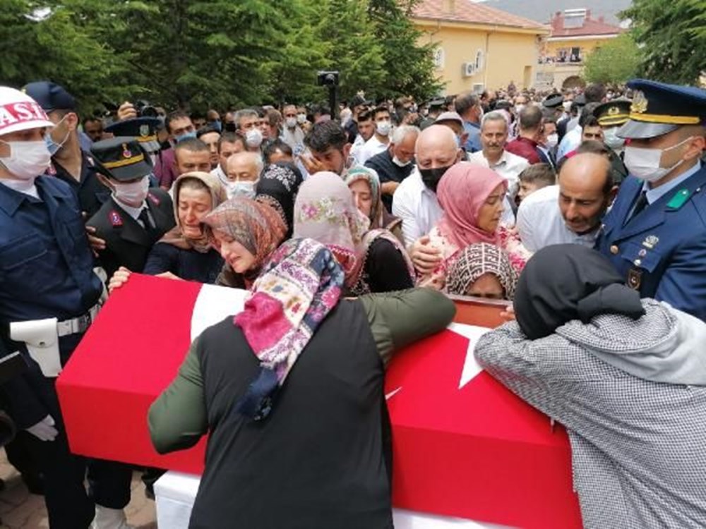 Şehit Astsubay Çavuş Cihan Çiftçibaşı son yolculuğuna uğurlandı - 8