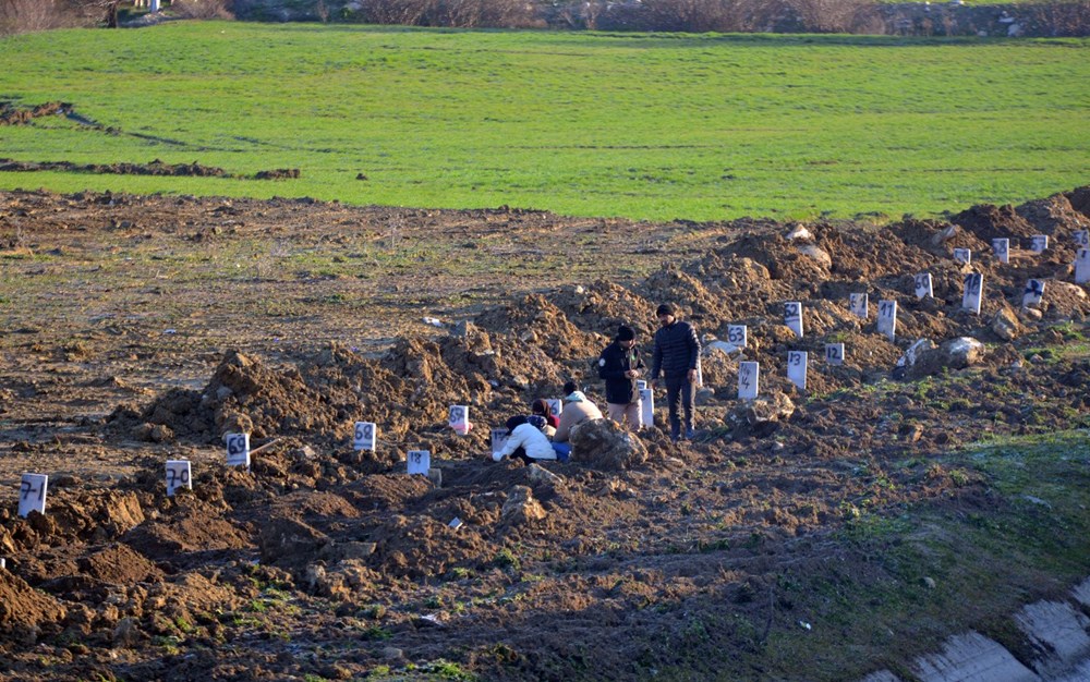 'Deprem mezarlığı'nda numaralı defin - 6