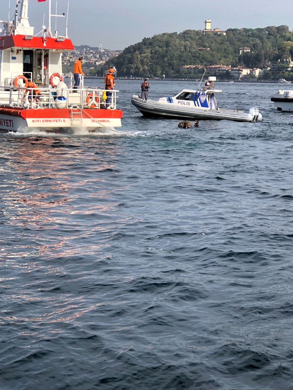 İstanbul Boğazı'nda şüpheli cisim paniği - 4