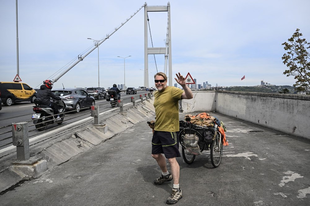 Tarihi an: İngiliz gezgin, 15 Temmuz Şehitler Köprüsü'nden yürüyerek Avrupa'ya geçti - 1