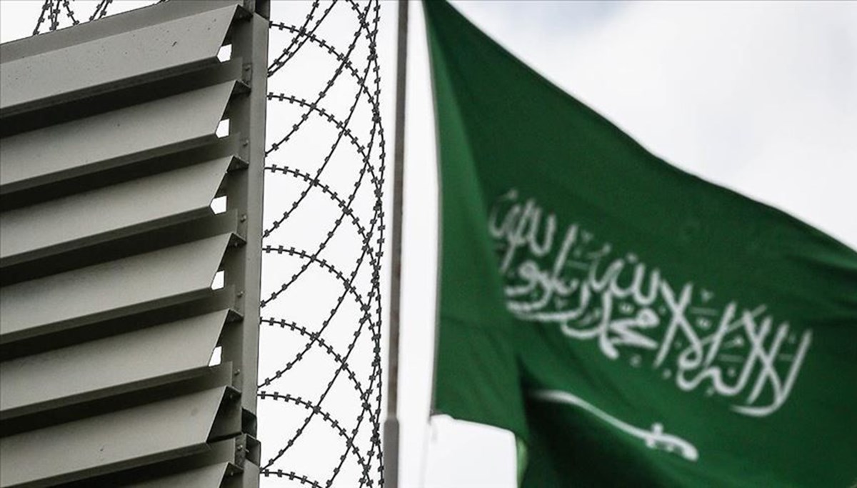 Suudi Arabistan'ın bütçesi 49,2 milyar dolar açık verdi