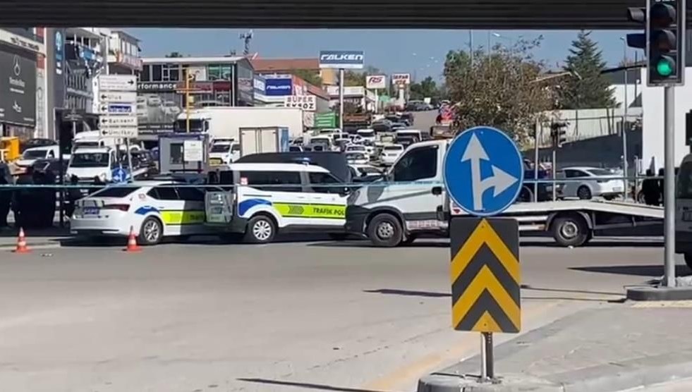 Beton mikserinin altında kalıp öldü