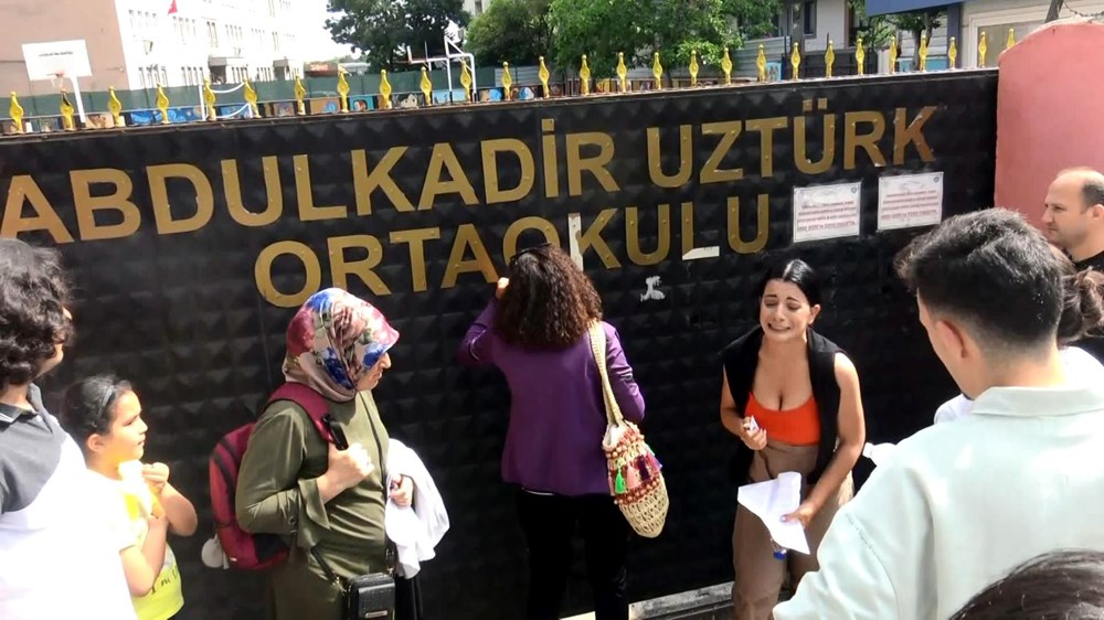 YKS'de ilk oturum (TYT) sona erdi: Sınava geç kalanların hayalleri yıkıldı! - 11