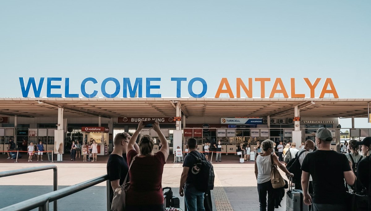 15,5 milyon turistle rekor kıran Antalya'da sezon 12 aya yayıldı