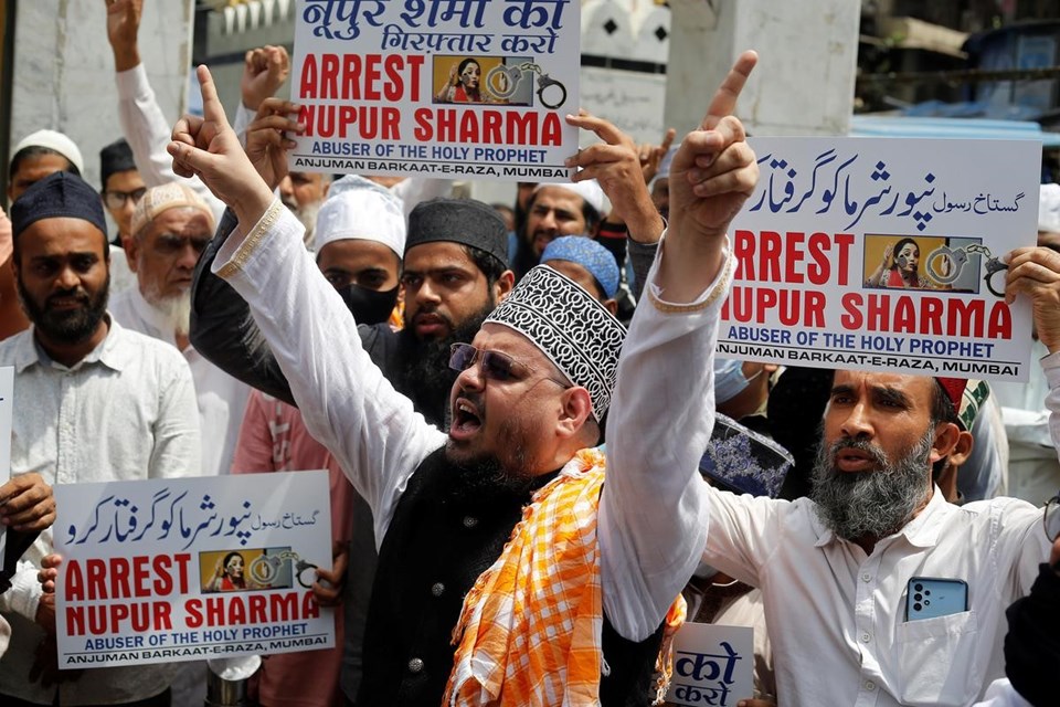 Hindistan'da Hz. Muhammed'e hakaret eden iktidar partisi yetkilisine dava açıldı - 1