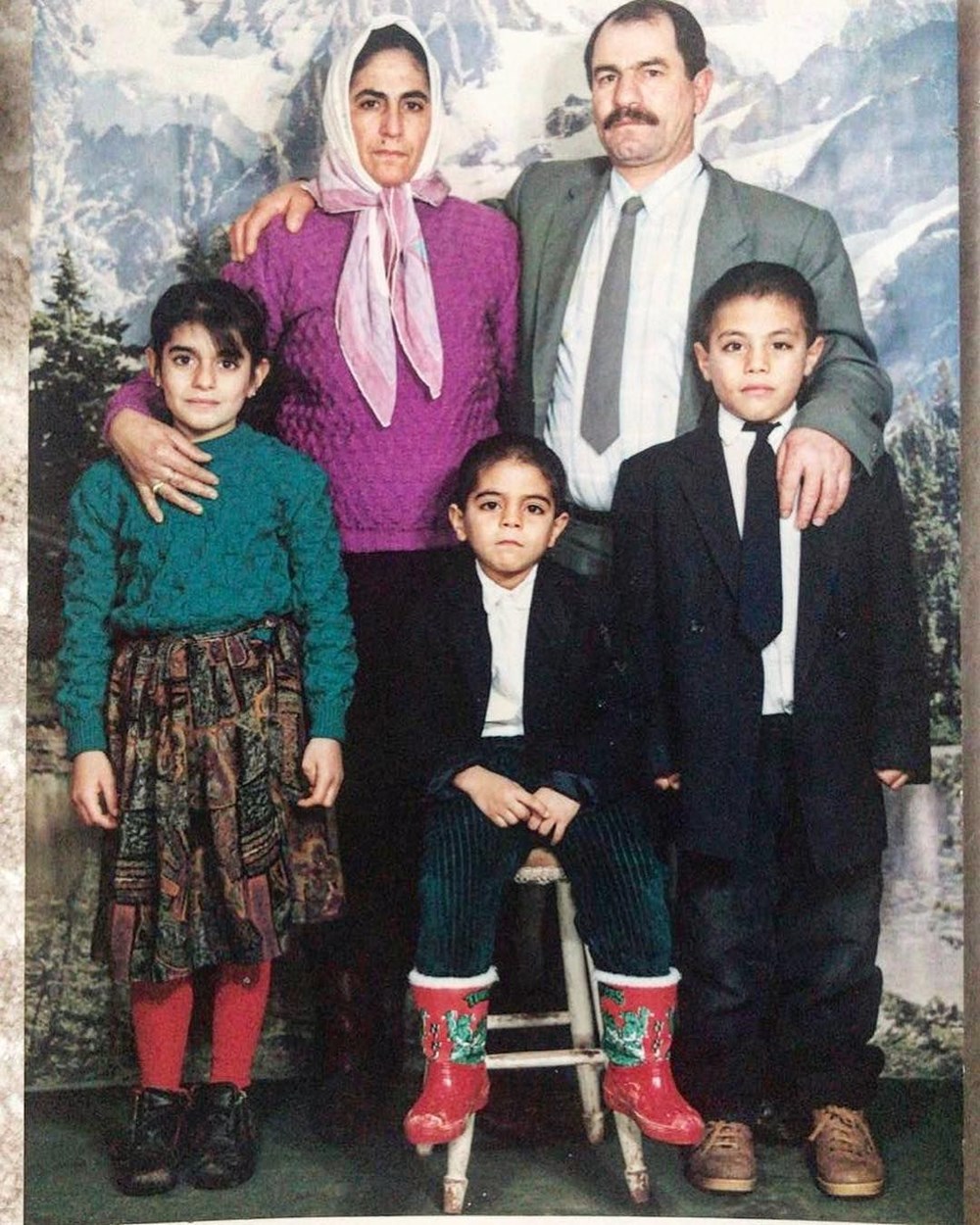 Ünlü isim geçmişe götürdü: "Oyuncu olacağını nasıl anlamadın" (Ünlülerin çocukluk ve gençlik halleri) - 469