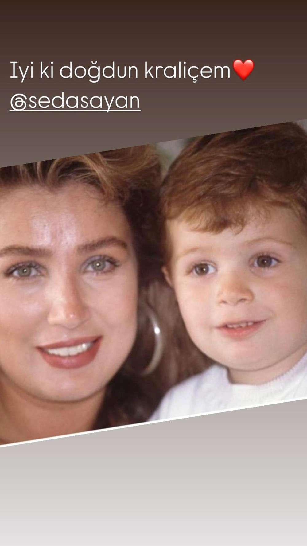 Demet Özdemir takipçilerini geçmişe götürdü (Ünlülerin çocukluk ve gençlik halleri) 103