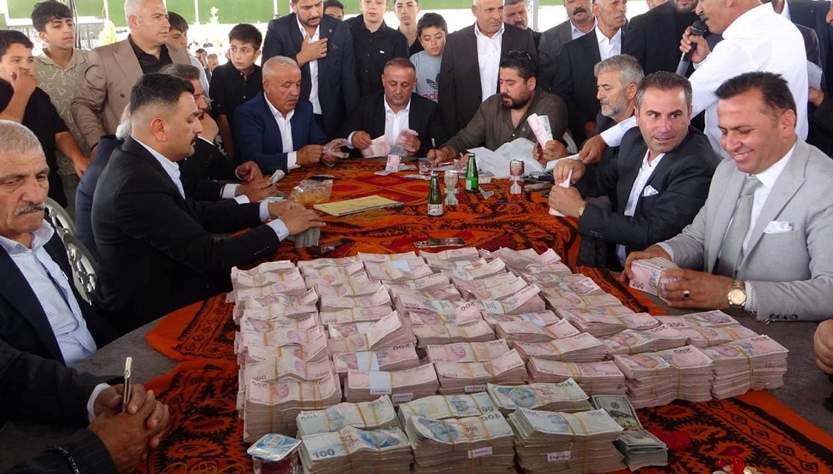 Takı töreni 4 saat sürdü