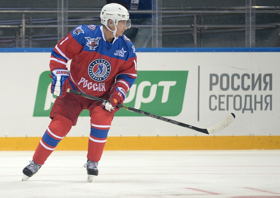 Putin, 63 yaşına buz hokeyi oynayarak girdi - 2