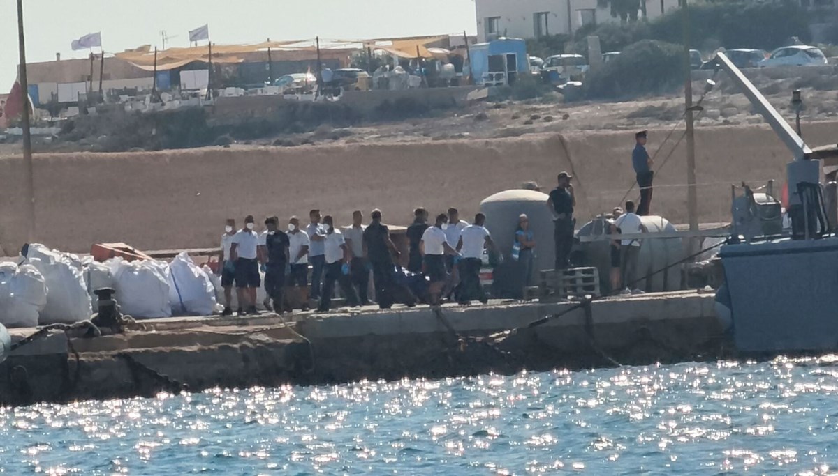 İtalya'daki gemi kazasında 27 kişi boğuldu