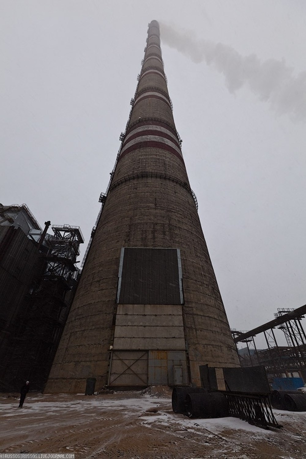 Экибастузская ГРЭС-2 труба 420 метров