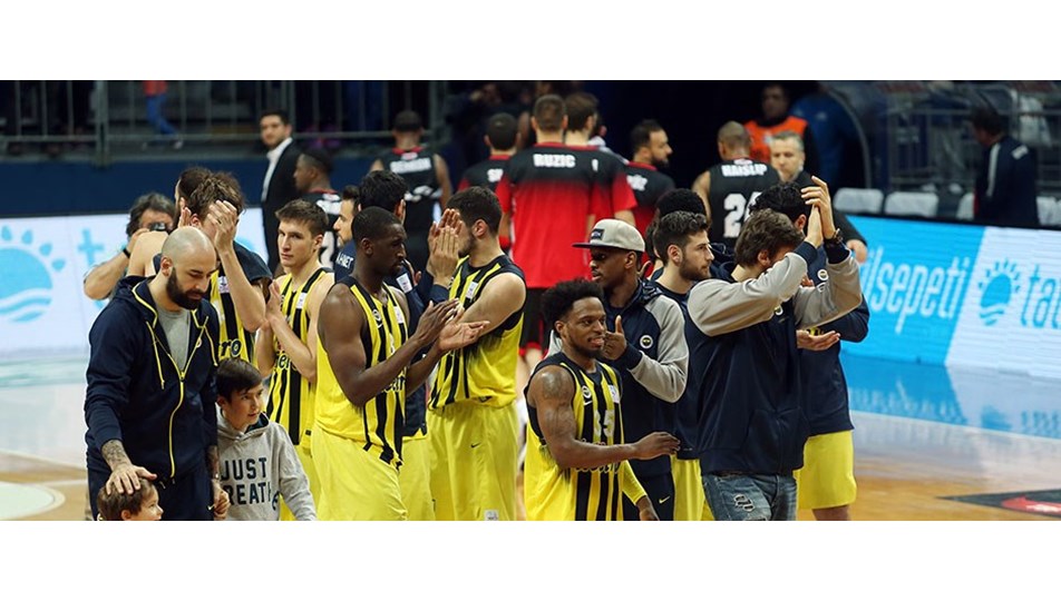 Fenerbahçe 24 sayı geriden geldi, cezayı kesti!