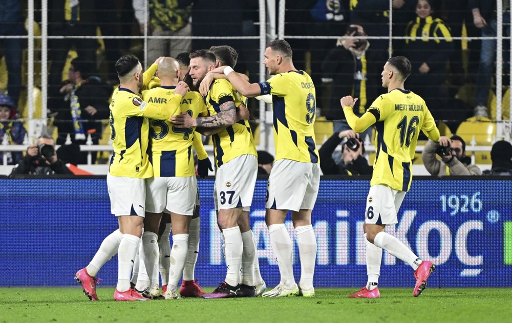 Rangers-Fenerbahçe Rövanşı: Saatler Ne Zaman Vuracak, Ekranlar Nerede Kurulacak? Fenerbahçe'nin Gizli Kartları Açığa Çıkıyor! 72