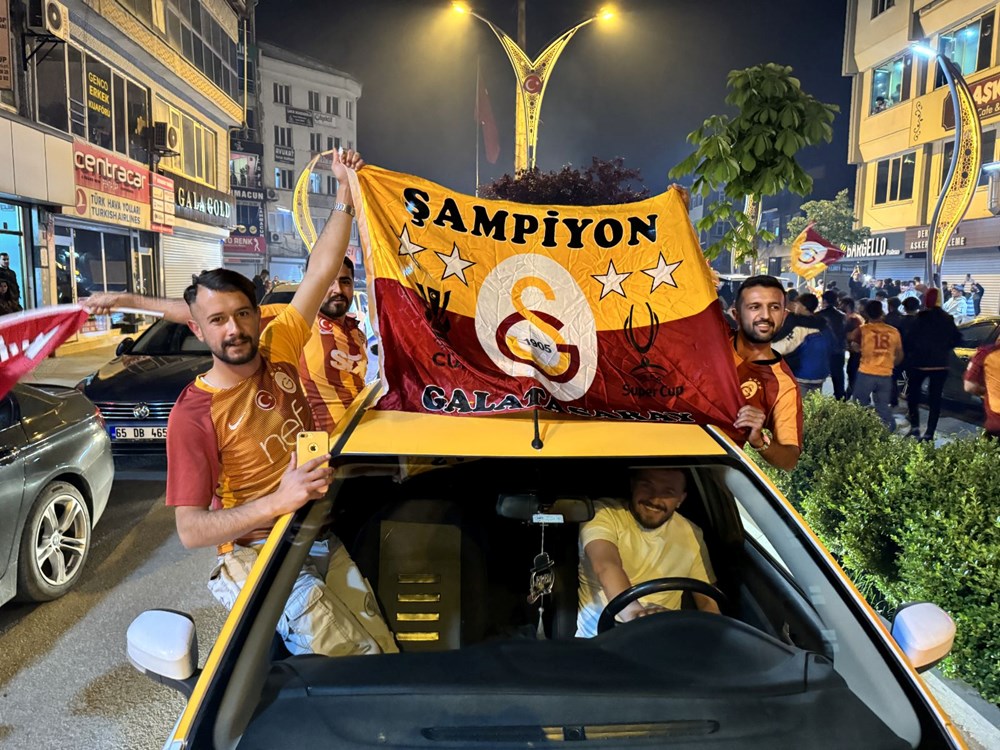 Galatasaray şampiyon oldu taraftar sokağa döküldü - 36