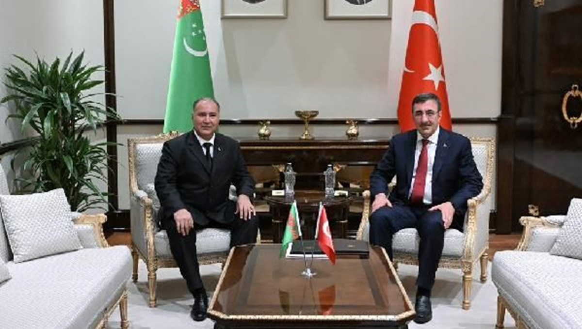 Yılmaz, Türkmenistan Bakanlar Kurulu Başkan Yardımcısı Atdayev ile görüştü Yılmaz, Türkmenistan Bakanlar Kurulu Başkan Yardımcısı Atdayev ile görüştü
