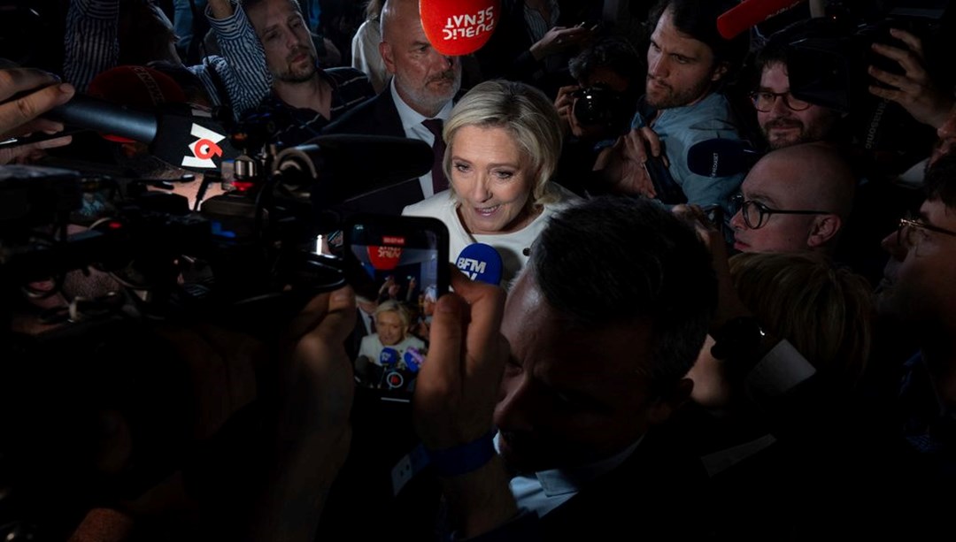Seçimlere aday olamayan Le Pen: "Tamamen siyasi bir karar"