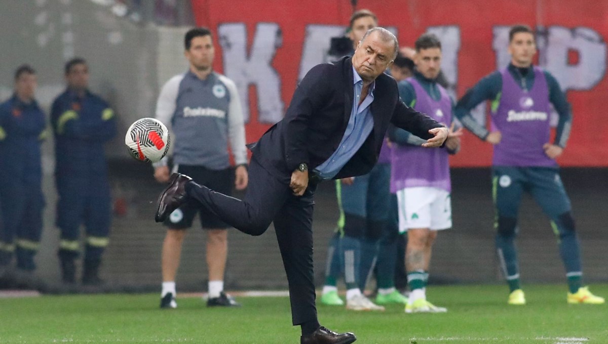 Fatih Terimli Panathinaikos derbiyi kazandı taraftar sokağa döküldü Fatih Terimli Panathinaikos derbiyi kazandı taraftar sokağa döküldü