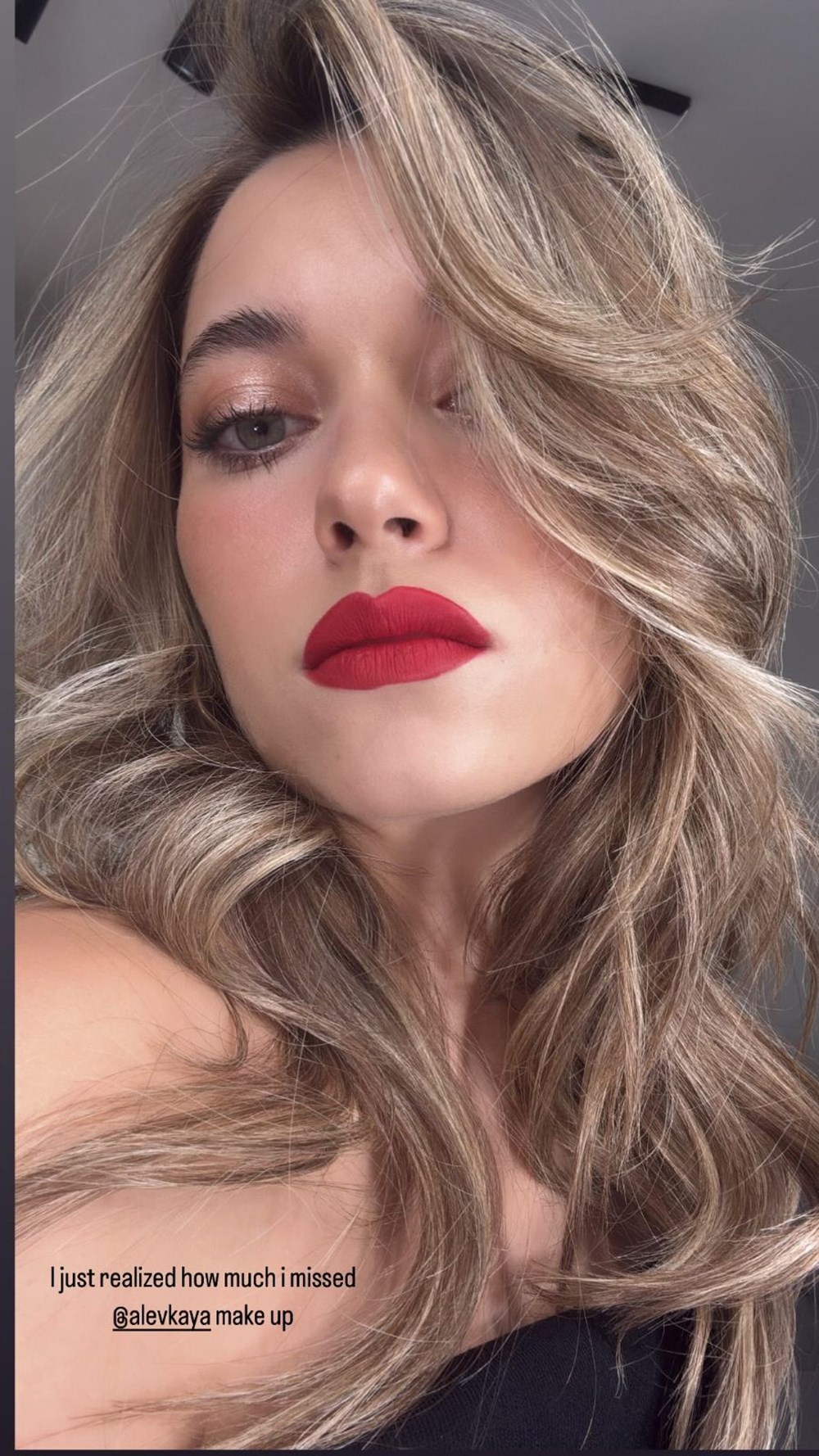 Zeynep Bastık imaj tazeledi: Beklenmedik patlamalar (Ünlülerin değişimi) - 8