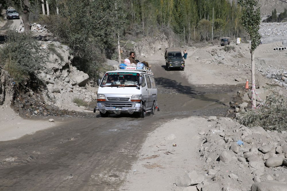 Dünyanın en tehlikeli yollarından Karakurum Geçidi: 1000'i aşkın kişiyi öldürdü - 11