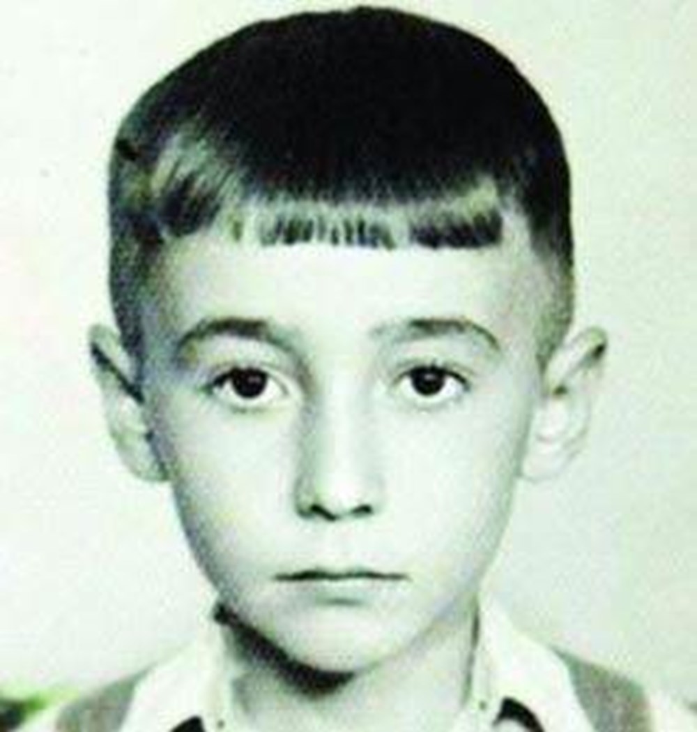 Su Burcu Yazgı Coşkun'dan nostaljik kare (Ünlülerin çocukluk ve gençlik halleri) - 703