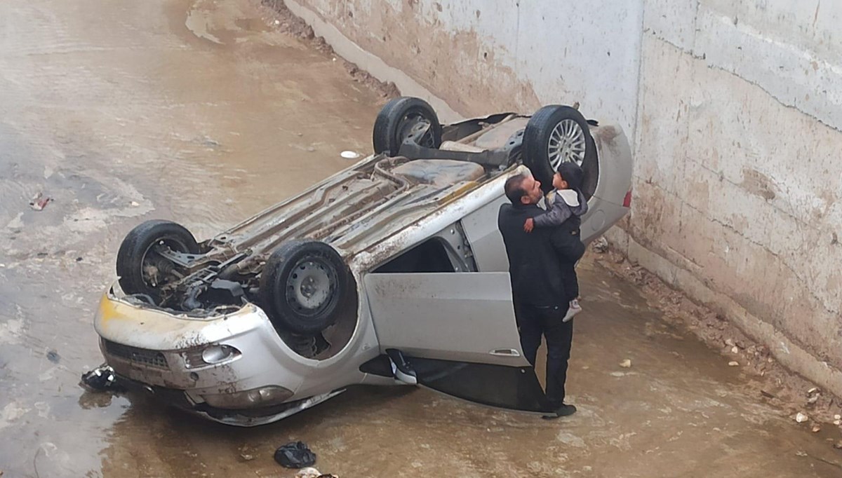 Şanlıurfa'da dere yatağına düşen otomobildeki 2 kişi yaralandı