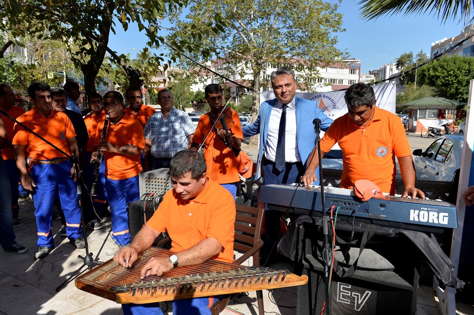 Temizlik işçilerinden konser - 1