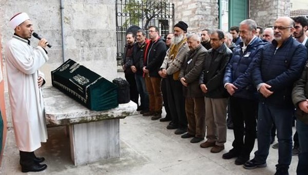 Vücudunu tıp fakültesine bağışladı, 8 yıl sonra defnedildi