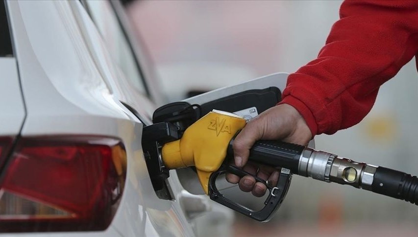 Benzine zam geliyor: Tabelalar bu gece değişecek