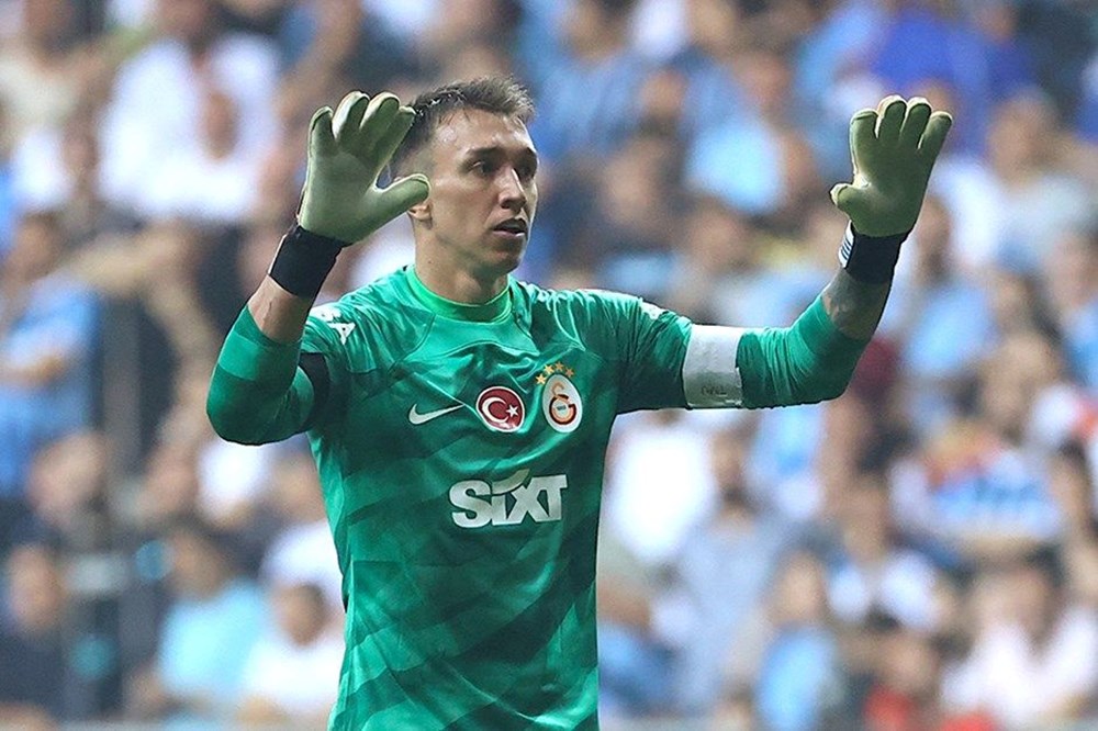 Galatasaray'da bir periyot sona eriyor: "Eşiyle görüştü, eşyalarını ülkesine yolladı" 78