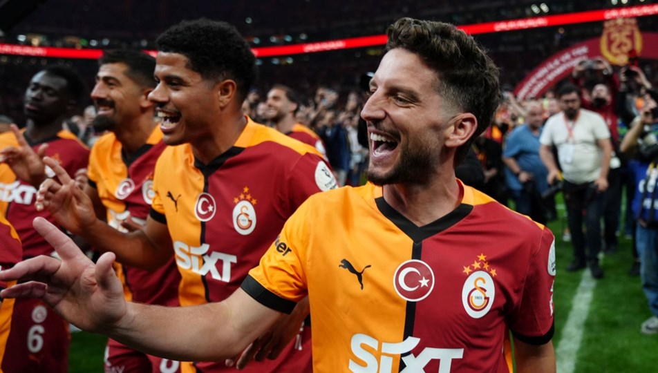 Galatasaray'a veda eden Dries Mertens kararını resmen açıkladı: Yeni takımı beklenirken sürpriz