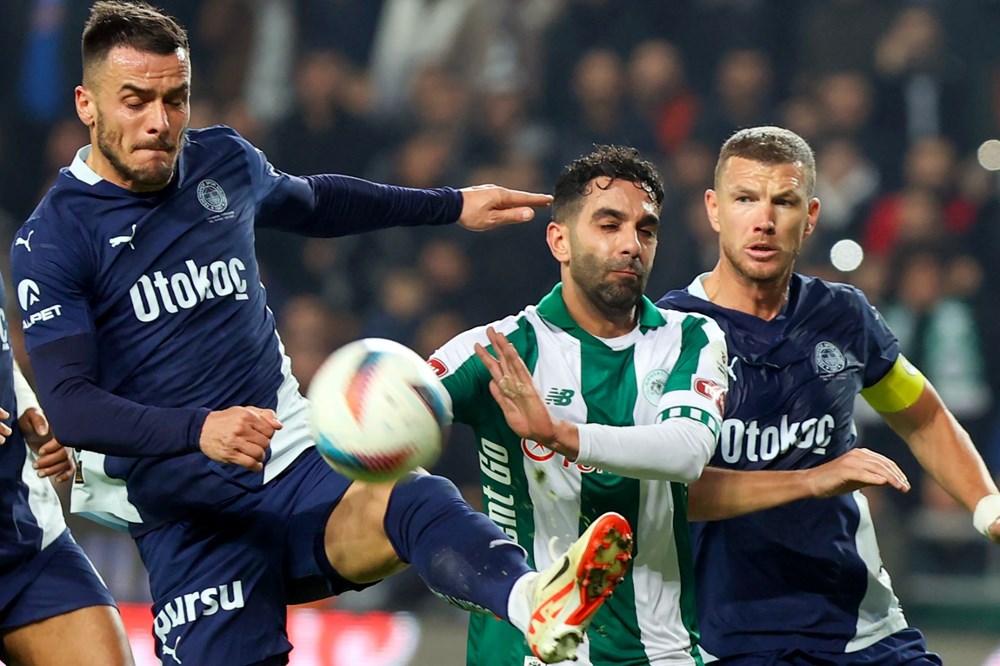 Fenerbahçe'den Kostic kararı: Opsiyonu kullanılacak mı? - 3