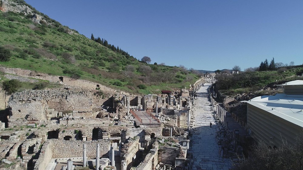 Efes Antik Kenti, pandemi döneminde de güvenli turizmin adresi oldu - 9