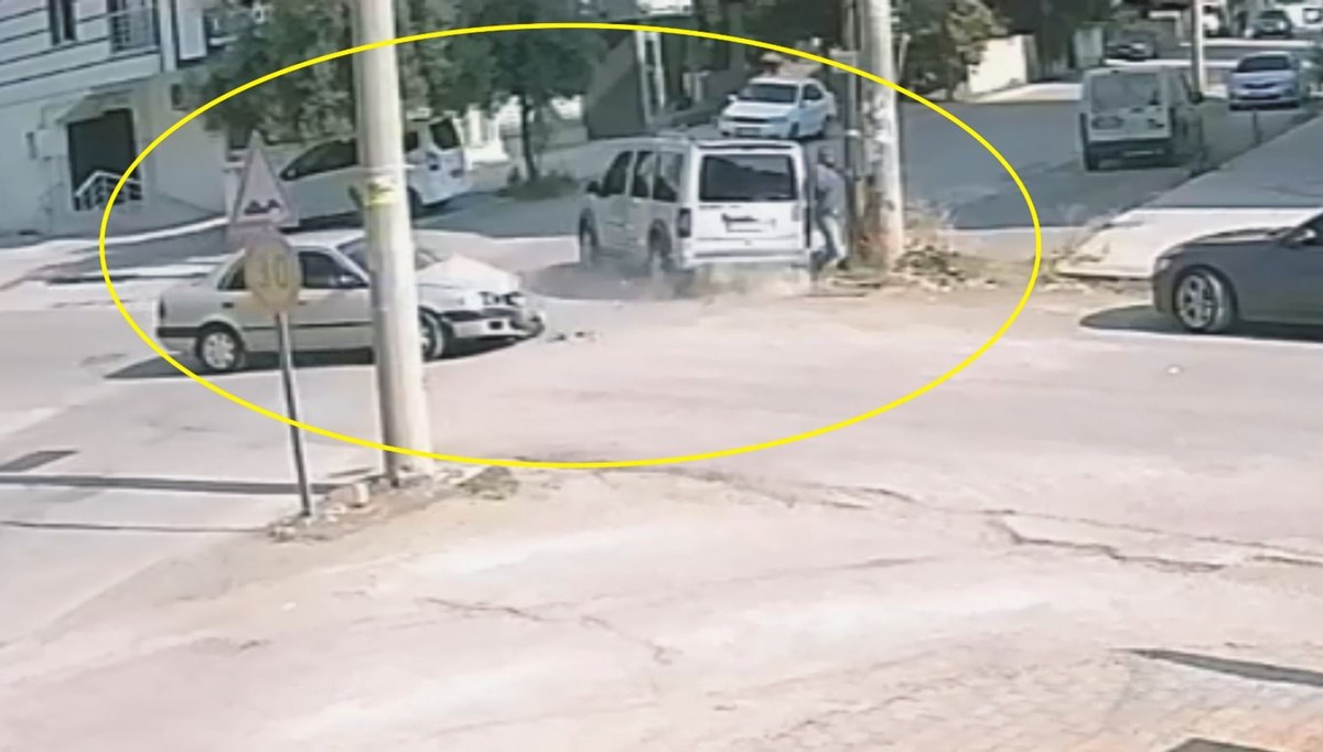 Osmaniye'de feci kaza: Savrulan aracın çarptığı kişi hayatını kaybetti Osmaniye'de feci kaza: Savrulan aracın çarptığı kişi hayatını kaybetti